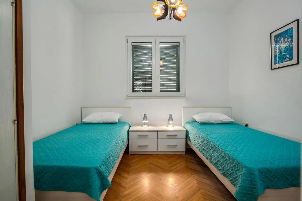 Villa Abbalina Petrcane Guest house