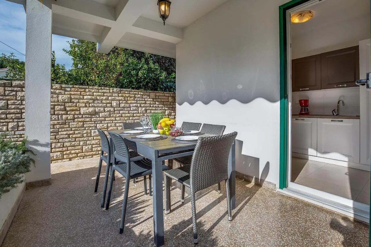 *** Guest house Villa Abbalina Petrcane Croatia