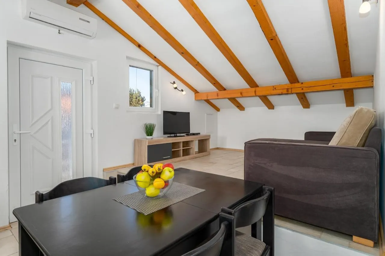 Villa Abbalina Petrcane 3*,