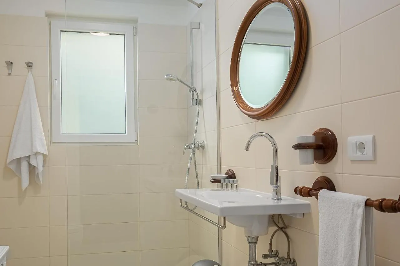 Villa Abbalina Petrcane Guest house
